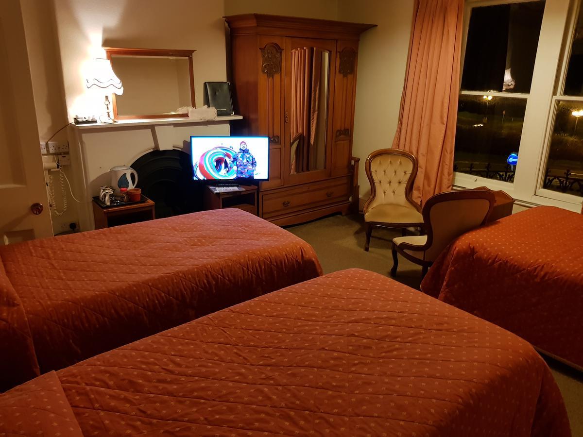 Menai Bank Hotel Caernarfon Esterno foto